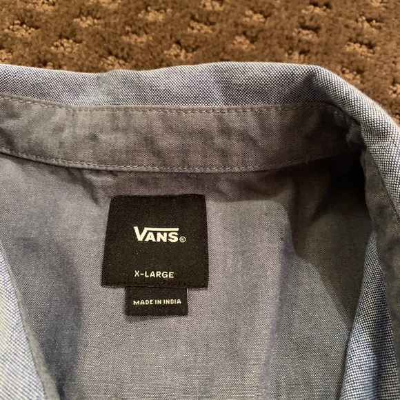 Collared blue button down shirt with palm tress by Vans XL - Picture 3 of 3